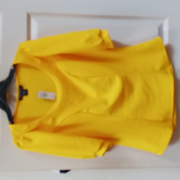 Top - womens short sleeve top. New with tag! - Picture 1 of 6